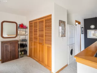 Photo #2: 24508215 Listing