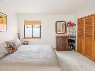 Photo #3: 24508215 Listing