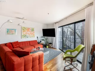 Photo #5: 24508215 Listing