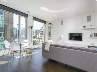 Photo #5: 24508778 Listing