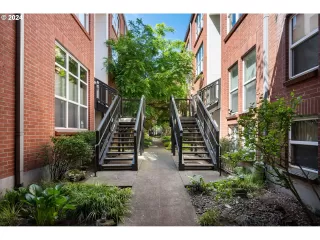 Photo #2: 24509304 Listing