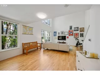 Photo #6: 24509304 Listing