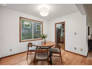 Photo #6: 24509485 Listing