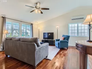 Photo #3: 24510482 Listing