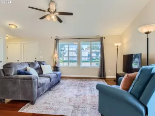 Photo #6: 24510482 Listing