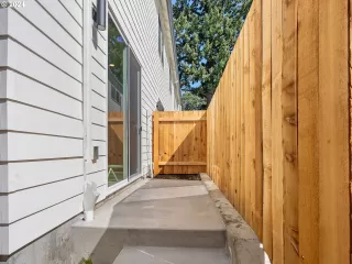 Photo #5: 24512014 Listing