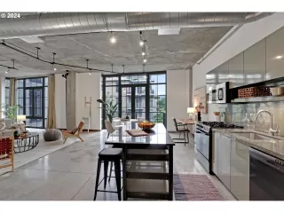 Photo #1: 24512746 Listing