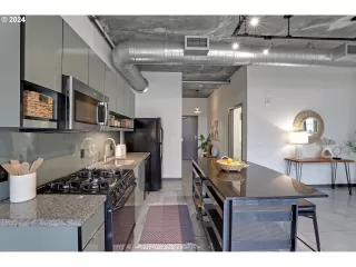 Photo #2: 24512746 Listing