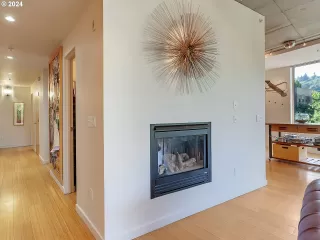 Photo #2: 24513462 Listing 