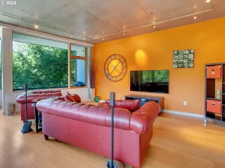 Photo #4: 24513462 Listing 