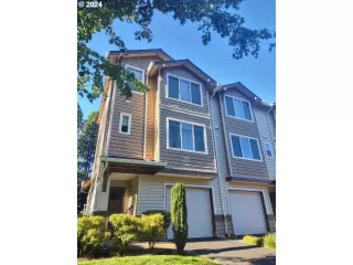 More Details about MLS # 24514643 : 10543 NE CEDAR FALLS LOOP