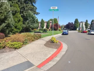 Photo #6: 24514643 Listing