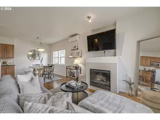 Photo #4: 24514824 Listing