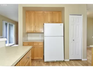 Photo #6: 24517073 Listing