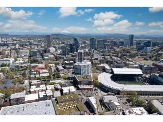 Photo #6: 24517262 Listing