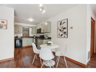 Photo #5: 24517970 Listing