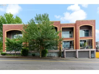 Photo #2: 245188743 Listing