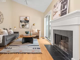 Photo #4: 24519229 Listing