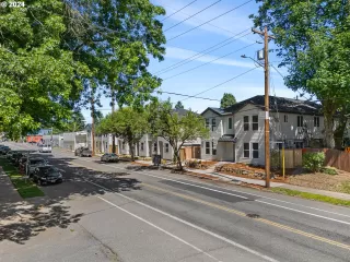 Photo #2: 24519585 Listing