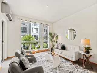 Photo #2: 24519916 Listing