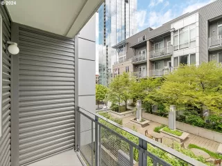 Photo #6: 24519916 Listing