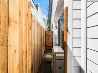 Photo #2: 24521393 Listing 