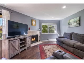 Photo #6: 24522032 Listing