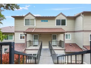 Photo #4: 24523131 Listing