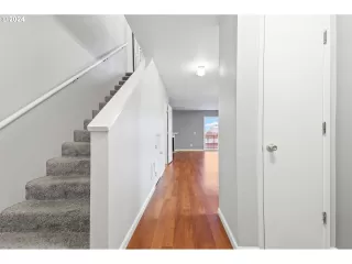 Photo #6: 24523131 Listing