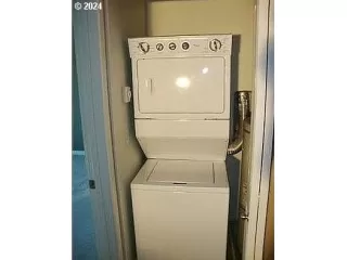 Photo #4: 24523836 Listing