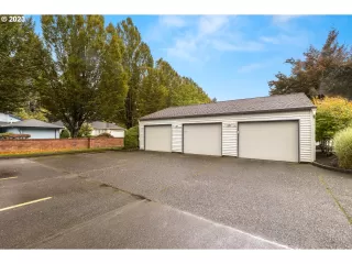 Photo #2: 24524242 Listing