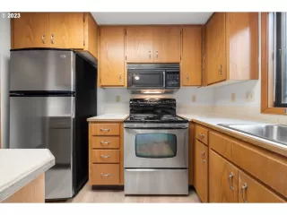 Photo #5: 24524242 Listing