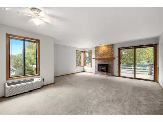 Photo #6: 24524242 Listing