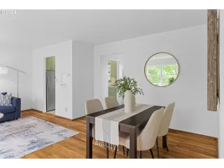 Photo #5: 24524286 Listing