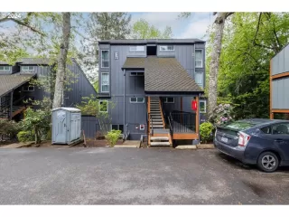 Photo #2: 24524431 Listing