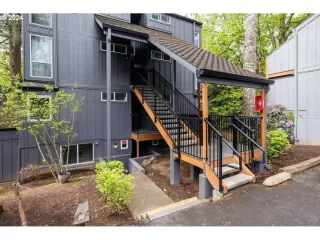 Photo #3: 24524431 Listing