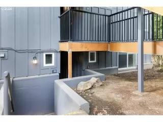 Photo #4: 24524431 Listing