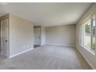 Photo #3: 24524643 Listing