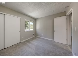 Photo #6: 24524643 Listing