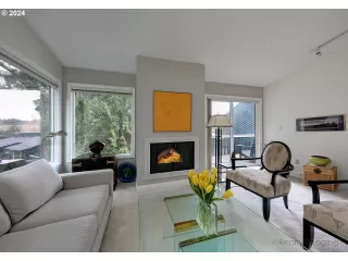 Photo #6: 24525878 Listing