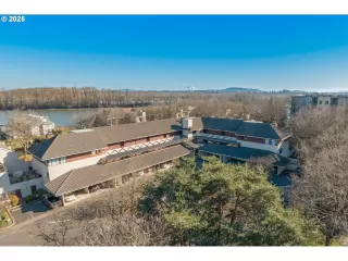 Photo #3: 24525936 Listing