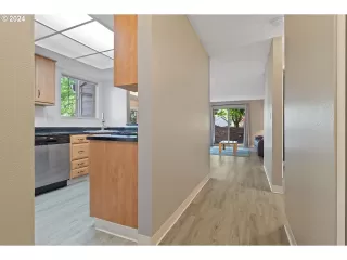 Photo #1: 24526588 Listing 