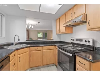 Photo #4: 24526588 Listing 