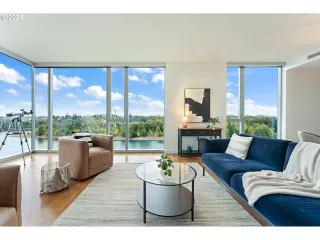 Photo #4: 24526805 Listing