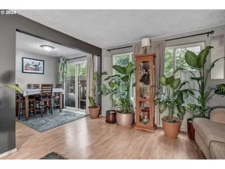 Photo #2: 24527363 Listing