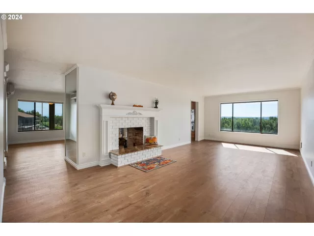 MLS: 24527442 Condo For Sale