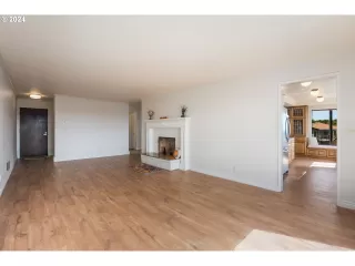 Photo #5: 24527442 Listing 