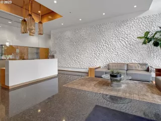 Photo #5: 24529622 Listing