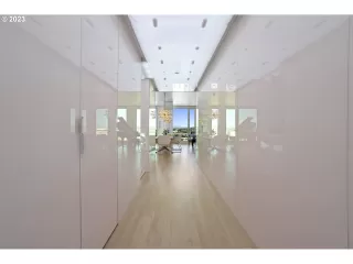 Photo #6: 24529622 Listing