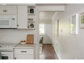 Photo #1: 24530200 Listing 